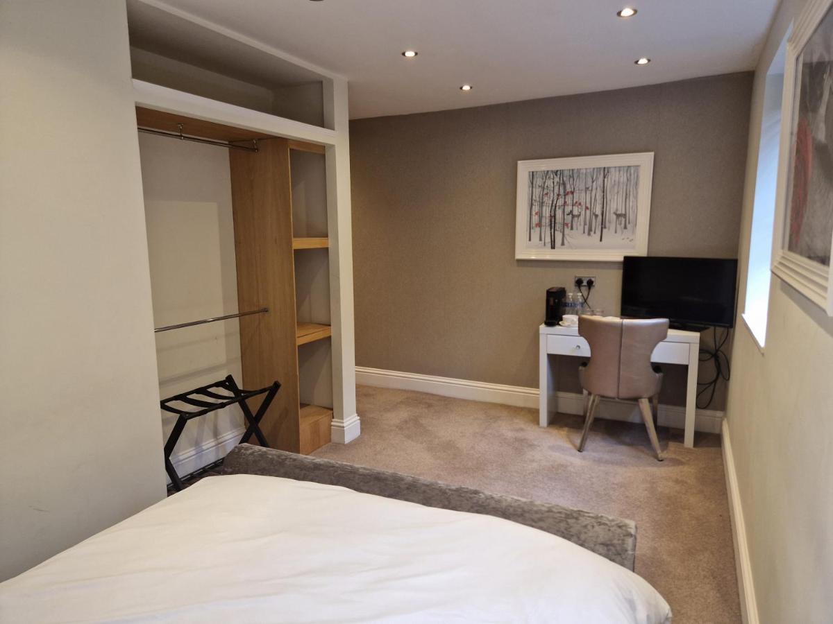 The George Wright Boutique Hotel, Bar & Restaurant Родъръм Екстериор снимка