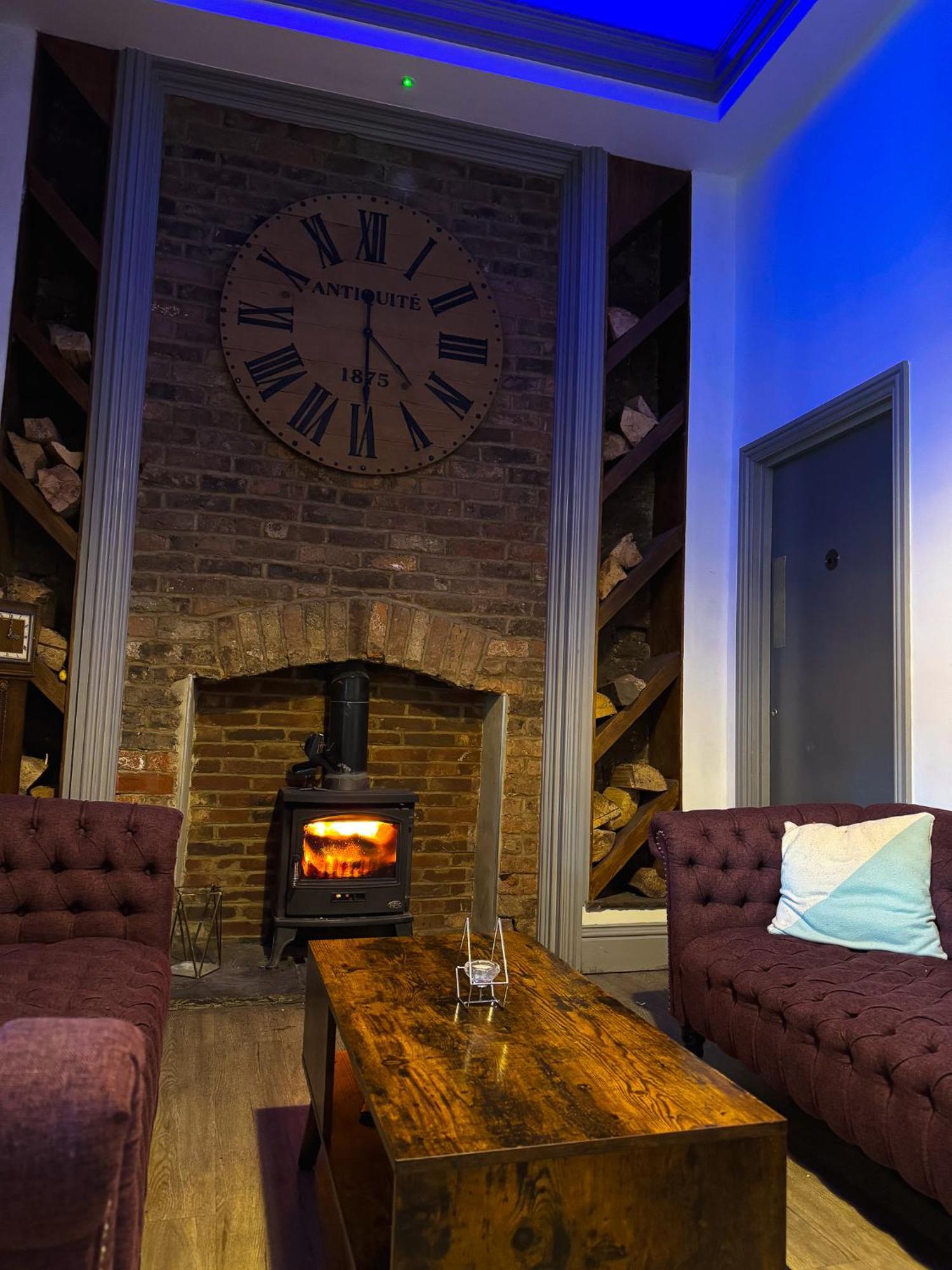 The George Wright Boutique Hotel, Bar & Restaurant Родъръм Екстериор снимка